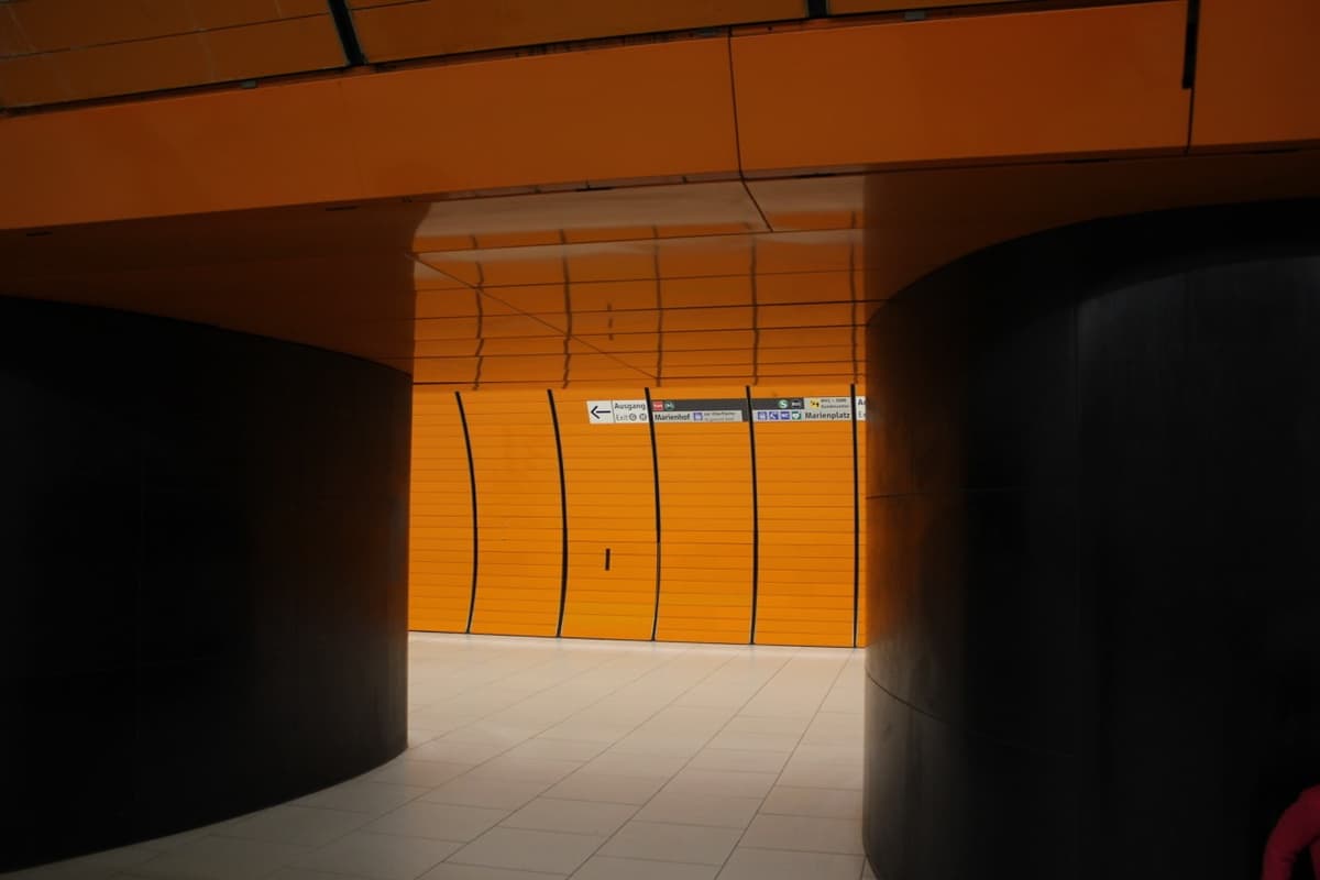 /data/fotografie/architektur/muenchenUbahn/Muc_UBahn_b_2IMG_1319 Large.jpeg