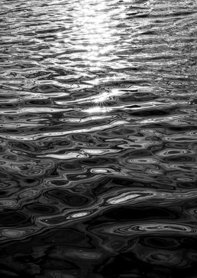 Fotografie_Serie_Wasseroberflaeche_ges (6) Large.jpeg