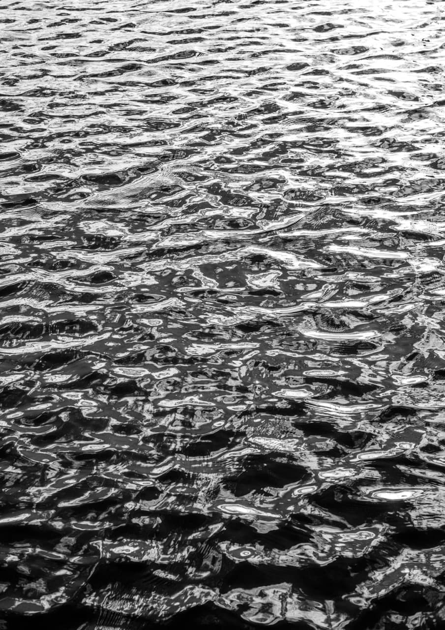 /data/kunst/fotografieWasseroberflaecheGesamt/Fotografie_Serie_Wasseroberflaeche_ges (9) Large.jpeg